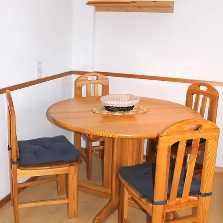 Apartment Parkresidenz - Whg 13 C Preisgünstige In Ruhiger Ortslage Grömitz