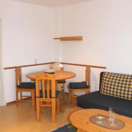 Parkresidenz - Whg 13 C Preisgünstige In Ruhiger Ortslage Apartment *