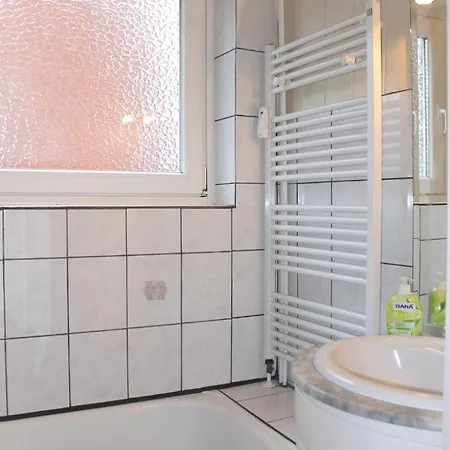 Apartment Parkresidenz - Whg 13 C Preisgünstige In Ruhiger Ortslage Grömitz