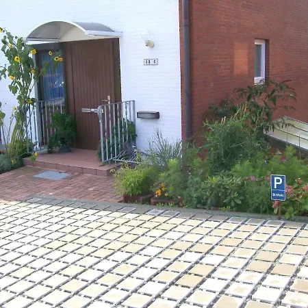 Parkresidenz - Whg 13 C Preisgünstige In Ruhiger Ortslage Apartment