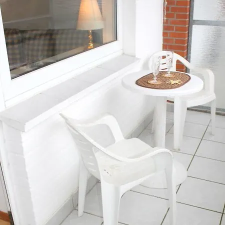 Parkresidenz - Whg 13 C Preisgünstige In Ruhiger Ortslage Apartment